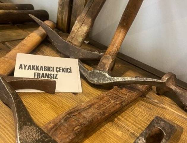 ayakkabıcı çekici (7) (Küçük) ayakkabıcı çekici (7) (Küçük)